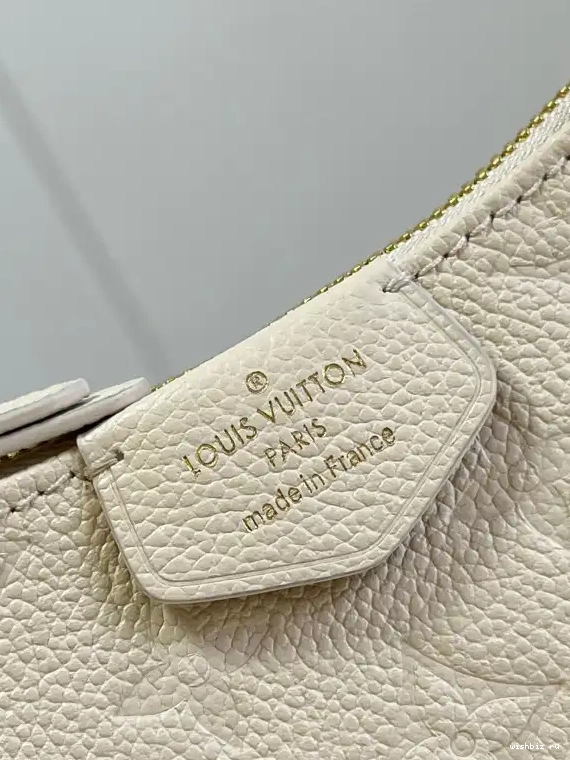 WIS POUCH VUITTON STRAP ON LOUIS EASY 0320