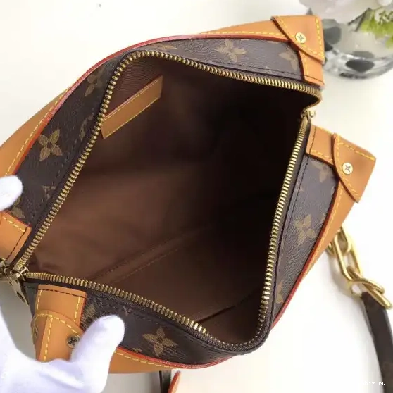 WIS BOX VUITTON LOUIS 0322