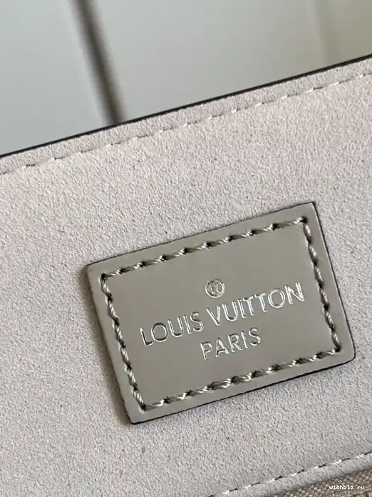 WIS SAC PLAT PETIT LOUIS VUITTON 0320