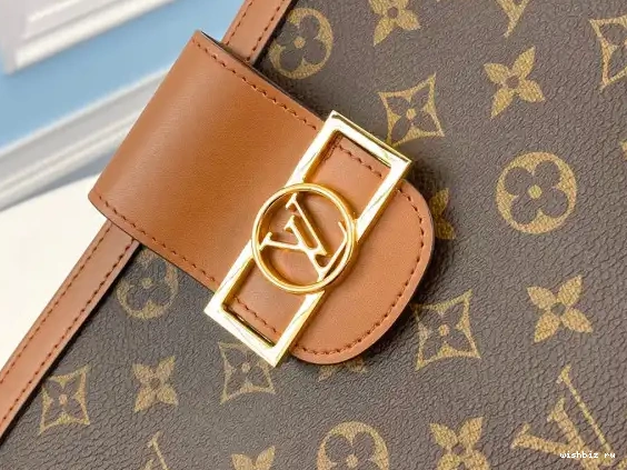 WIS CHANELUTCH LOUIS VUITTON 0321