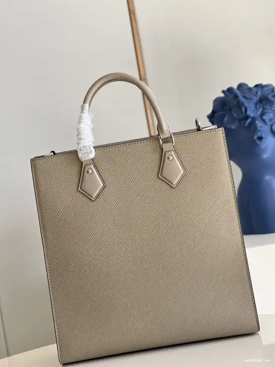 WIS SAC PLAT PETIT LOUIS VUITTON 0320