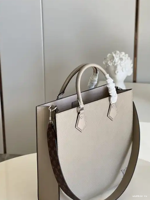 WIS SAC PLAT PETIT LOUIS VUITTON 0320