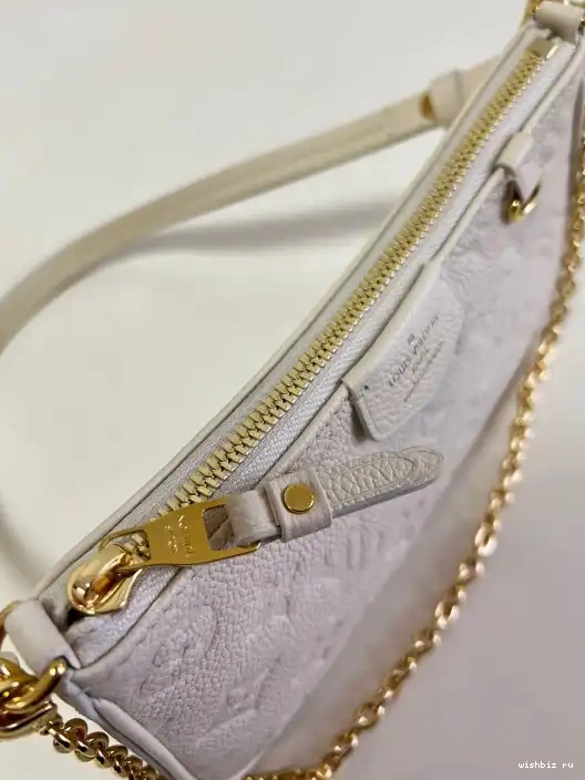 WIS POUCH VUITTON STRAP ON LOUIS EASY 0320